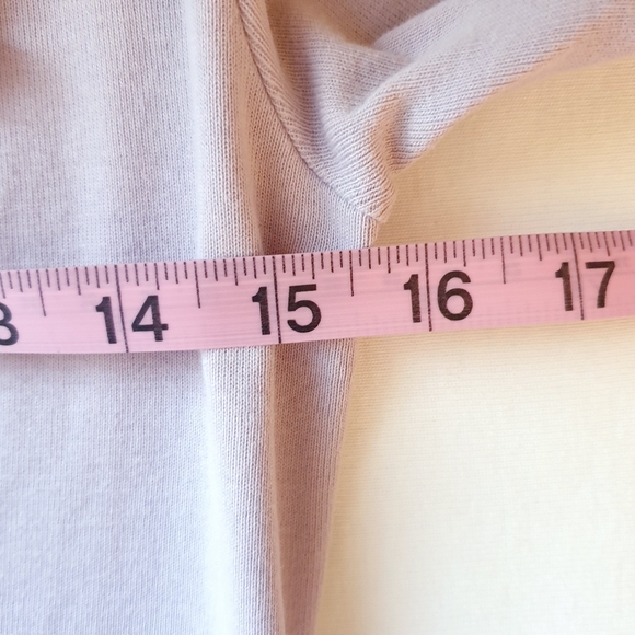 J. Crew Button Cardigan XS Women's Lavender  Shoulder Flower 3/4 Sleeves V Neck - Picture 11 of 12